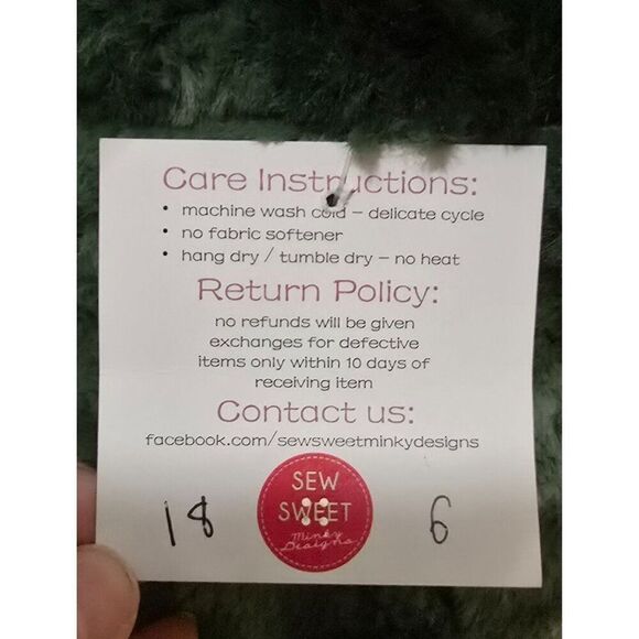 Lush Green Faux Fur circle Scarf By Sew Sweet Minky Designs - soft fuzzy warm - Picture 3 of 4